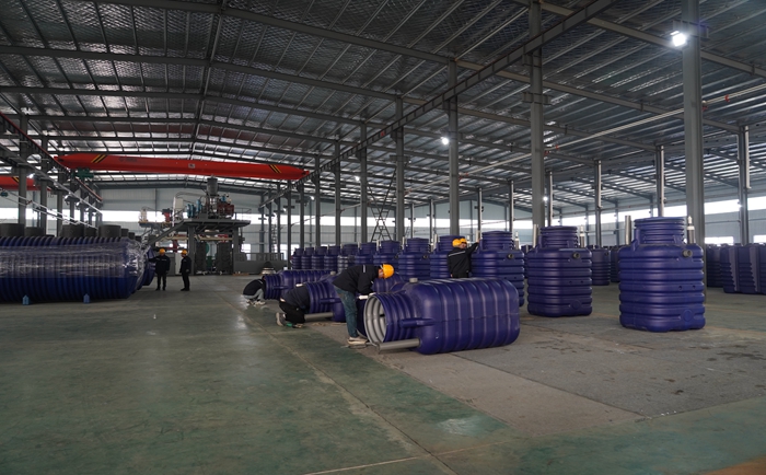 夏季泳池水發(fā)綠應(yīng)該怎么管理？